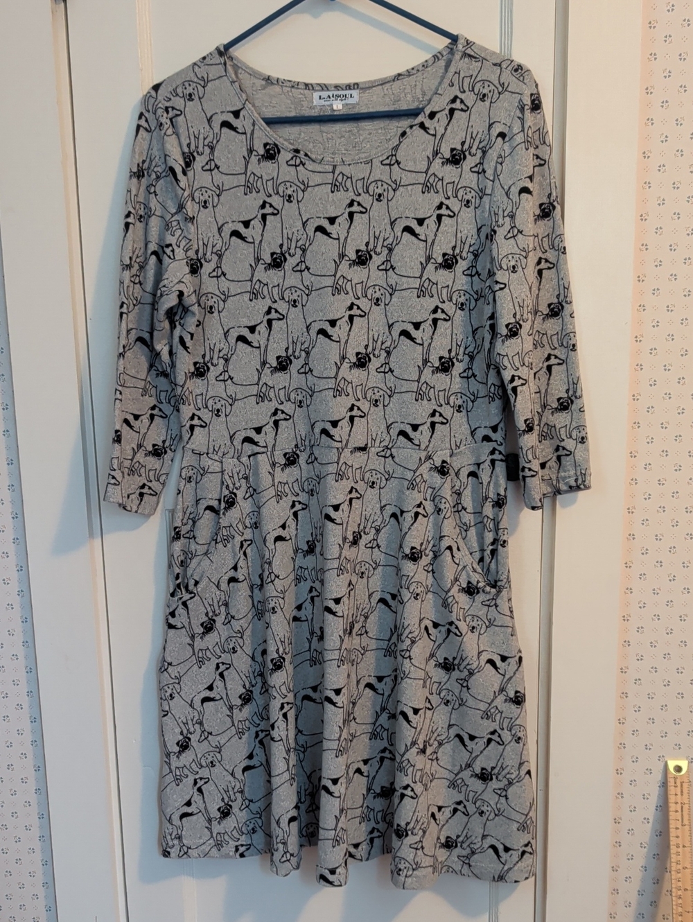 L. A. Soul Dress Gray Scoop Neck Dog Print 3/4 Sleeve Pockets Flare Hem Whimsy L